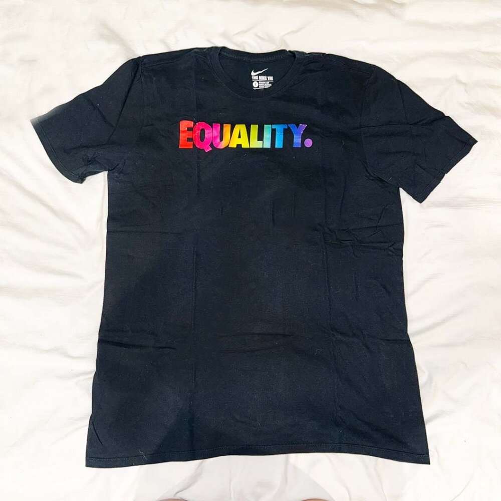 Men's Nike "Equality" Short Sleeve Athletic T-Shirt Size Large